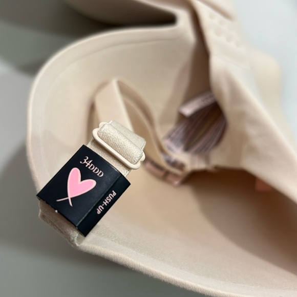 NEW Victoria's Secret Ivory Wireless Push Up Bra 34DDD - Picture 3 of 16